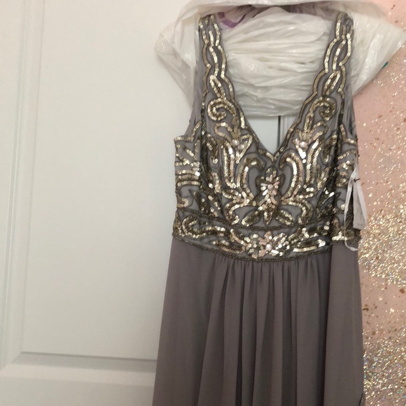 Gorgeous maxi dress - Picture 2 of 5